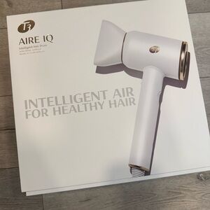 T3 Aire IQ Hair Dryer in White and Gold
